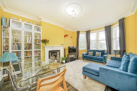 2 bedroom flat for sale, Alexandra Park Road, London N10