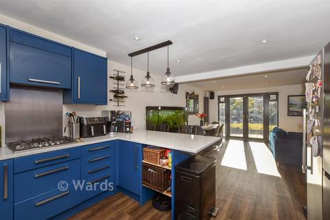 Maidstone Road, Marden, Kent