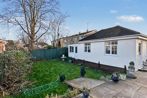 4 bedroom house for sale, Fernhill Road, Farnborough