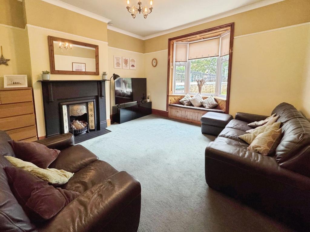 Pbox-living room-339961.jpg