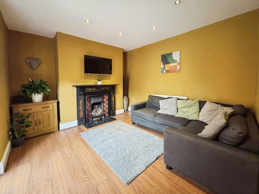 Pbox-living room-339961.jpg