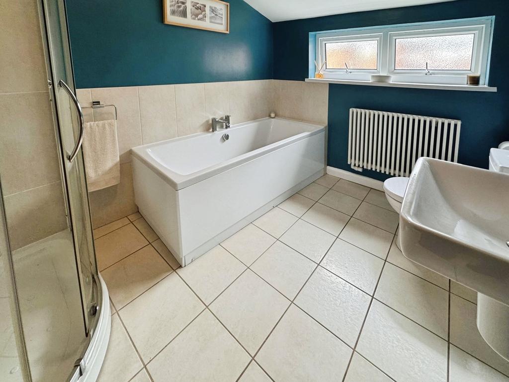 Pbox-bathroom-339961.jpg