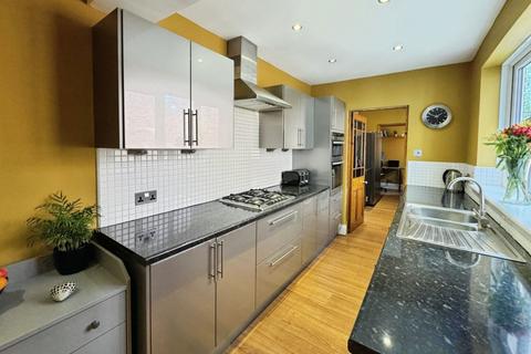 undefined, Park Avenue, Crook