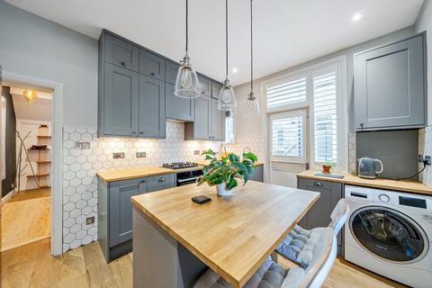 2 bedroom maisonette for sale, Deerdale Road, London, SE24