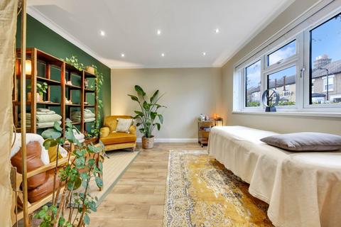 undefined, Pearcroft Road, Leytonstone, E11