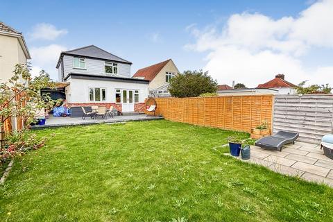 4 bedroom detached house for sale, Hinchliffe Road, Poole BH15