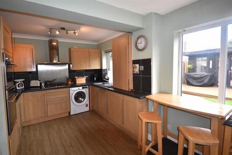 3 bedroom link detached house for sale, Almond Tree Avenue, Carlton, Goole