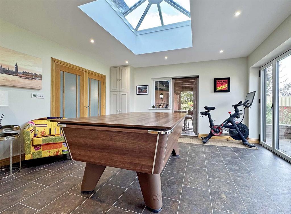 Family Room.jpg