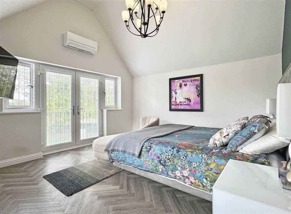 Master Bedroom.jpg