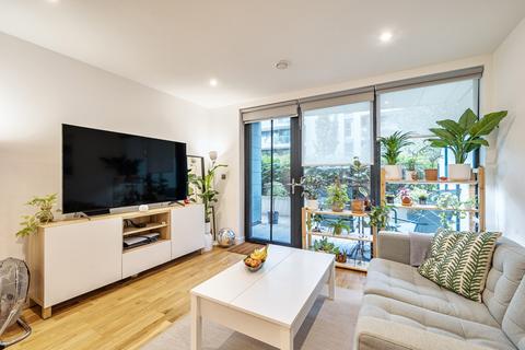 Hawthorne Crescent, London