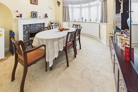 undefined, Glenavon Gardens, Langley, Berkshire, SL3