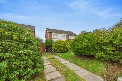 3 bedroom detached house for sale, Gloucester Way, Chichester