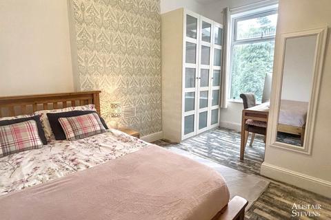 4 bedroom end of terrace house for sale, Counthill Road, Oldham