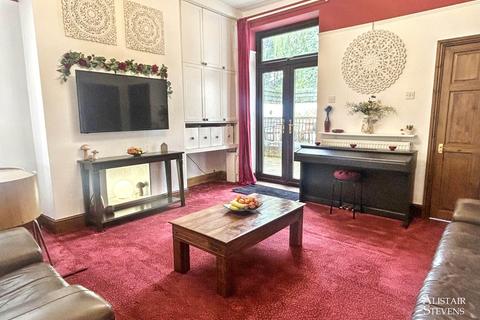 4 bedroom end of terrace house for sale, Counthill Road, Oldham
