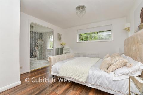 19 Firs Road, Kenley, CR8 5LD