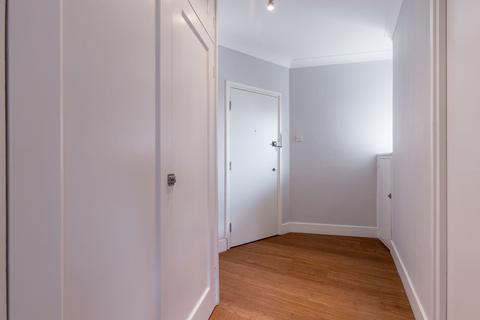 4 bedroom flat to rent, 15 Brondesbury Court 235 Willesden Lane