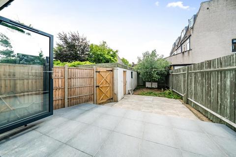 16 Merton Hall Gardens, London, SW20 8SN