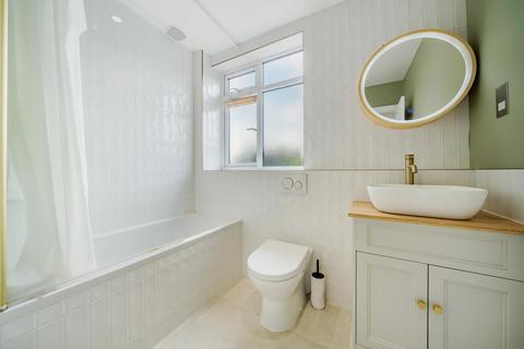 16 Merton Hall Gardens, London, SW20 8SN