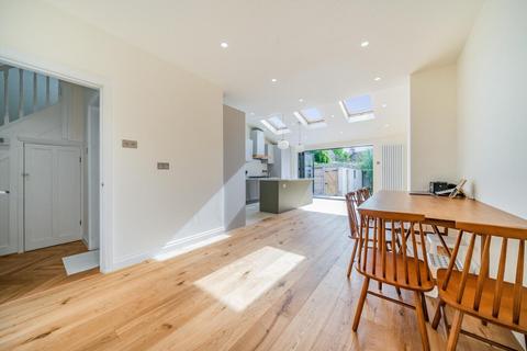 16 Merton Hall Gardens, London, SW20 8SN