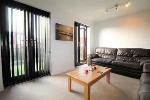 3 bedroom terraced house to rent, Meadow Close, Nottingham, NG2 3HZ