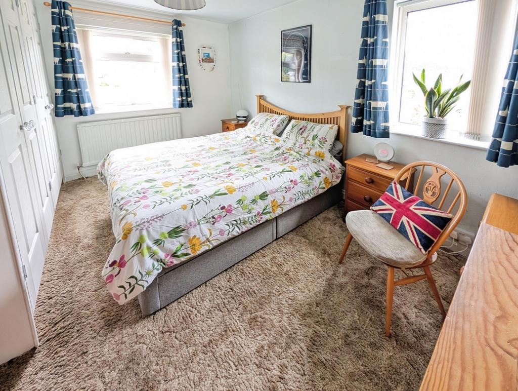 Pbox-bedroom-335953.jpg