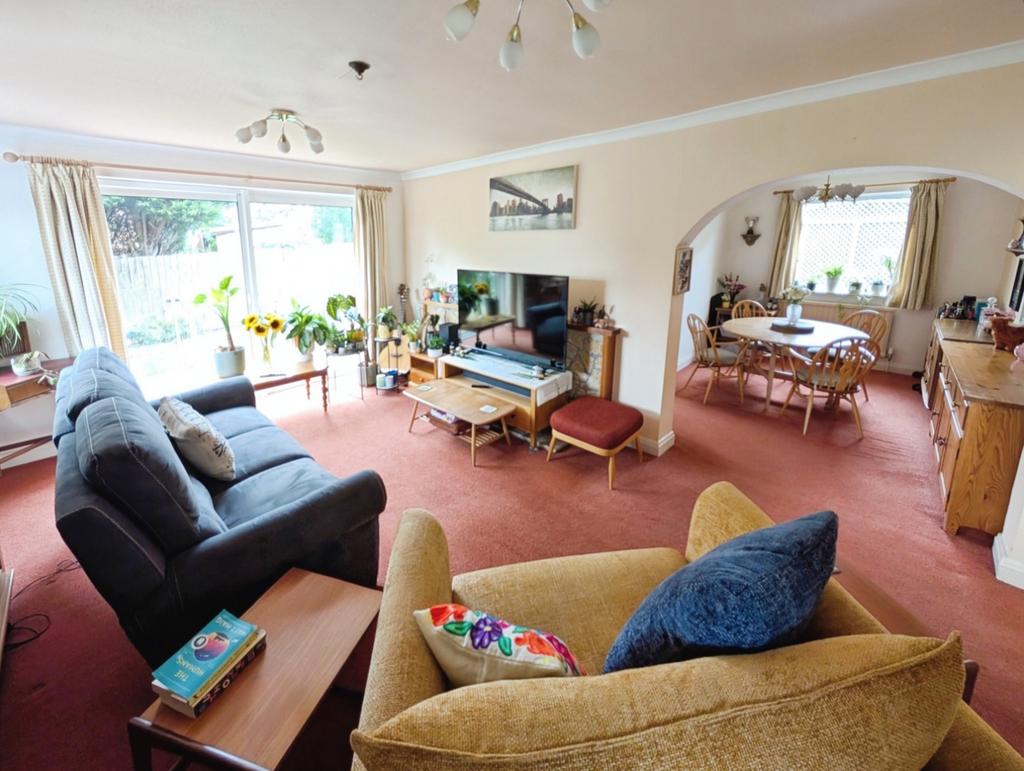 Pbox-living room-335953.jpg