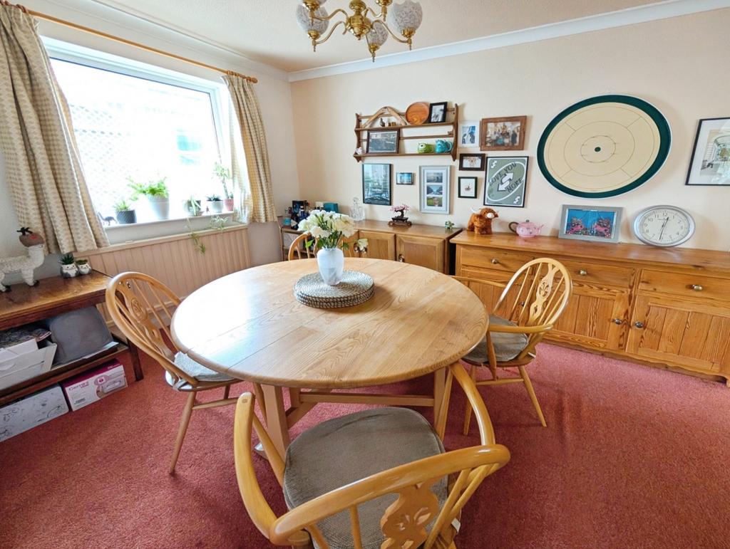 Pbox-dining room-335953.jpg