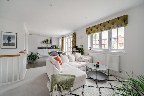 2 bedroom detached house for sale, Charrington Close, Alton, Hampshire, GU34