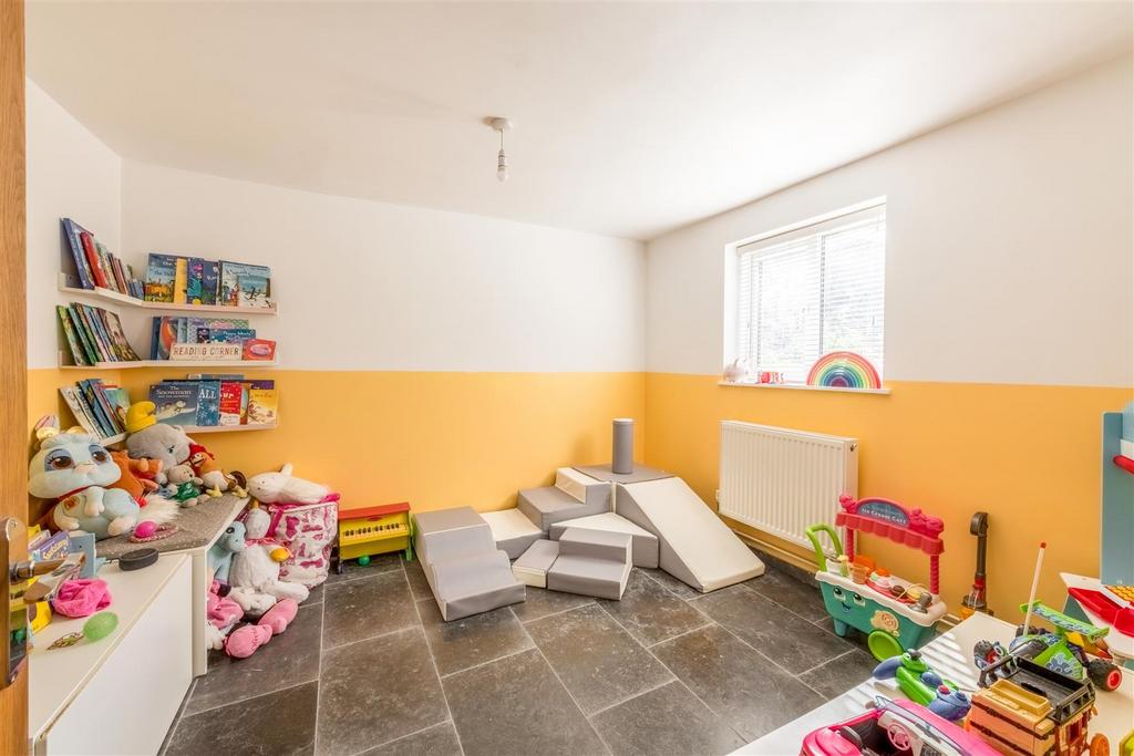 72 Norwich Drive-20.jpg