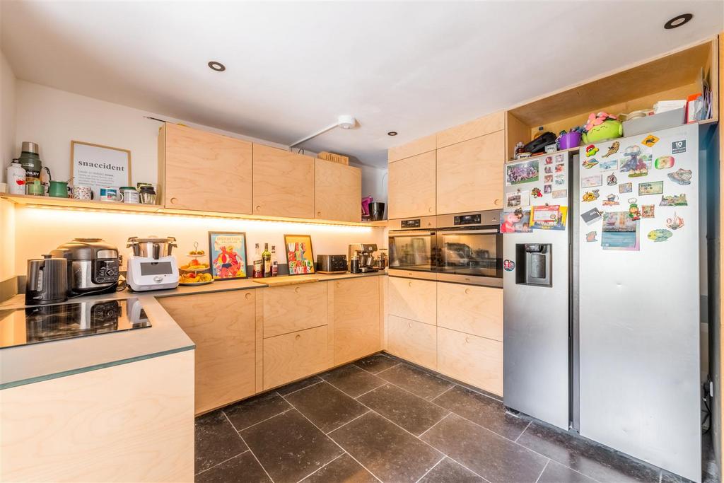 72 Norwich Drive-5.jpg