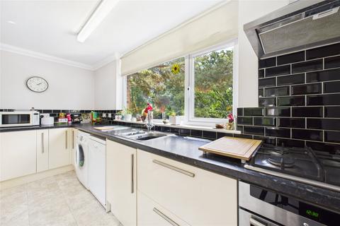 2 bedroom apartment for sale, Birch Court, Birchside, Crowthorne, Berkshire, RG45