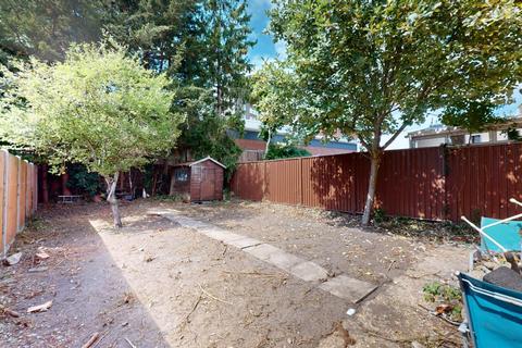 4 Glebe Road, Stanmore, HA7 4EL