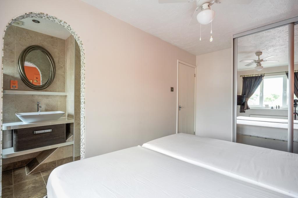 1348785-5-68b82b31b28d1