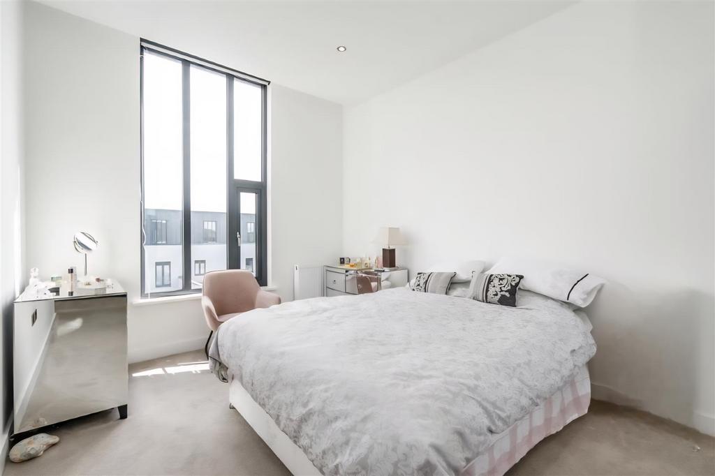 Apt 179 The Broad Oaks 8a.jpg