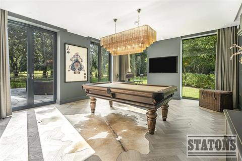 undefined, High Road, Essendon, Hatfield, Hertfordshire, AL9