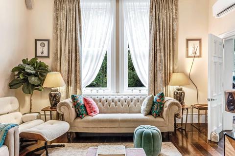Grosvenor House, Finchley Road