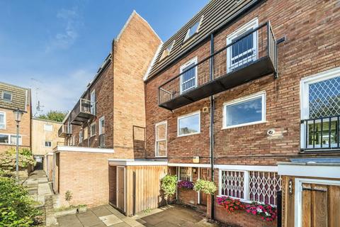 St. Andrews Square, London W11