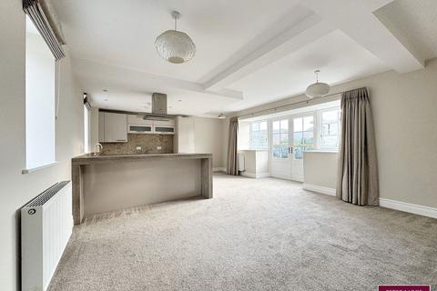 2 bedroom ground floor flat for sale, Ffordd Brenig, St Asaph, Denbighshire LL17 0EZ