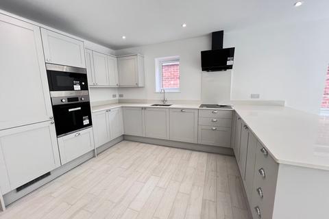 3 bedroom detached bungalow to rent, Woodland Walk, Thorpe Road, Kirby Cross, Frinton On Sea, CO13
