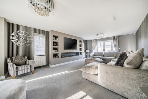 5 bedroom detached house for sale, Disley Close, Gobowen, Oswestry