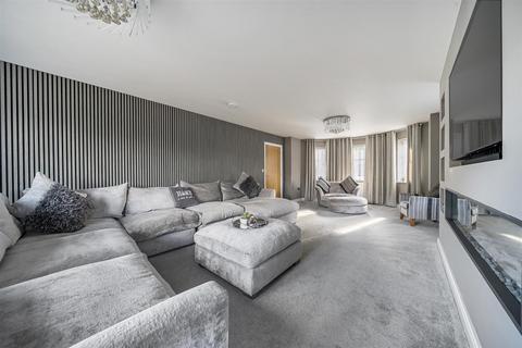 5 bedroom detached house for sale, Disley Close, Gobowen, Oswestry