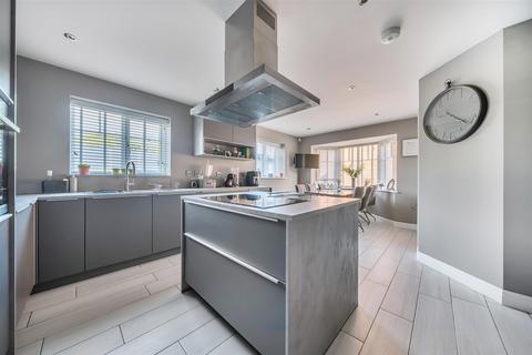 5 bedroom detached house for sale, Disley Close, Gobowen, Oswestry