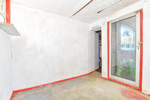2 bedroom ground floor maisonette for sale, Bramley Drive, Cranbrook TN17