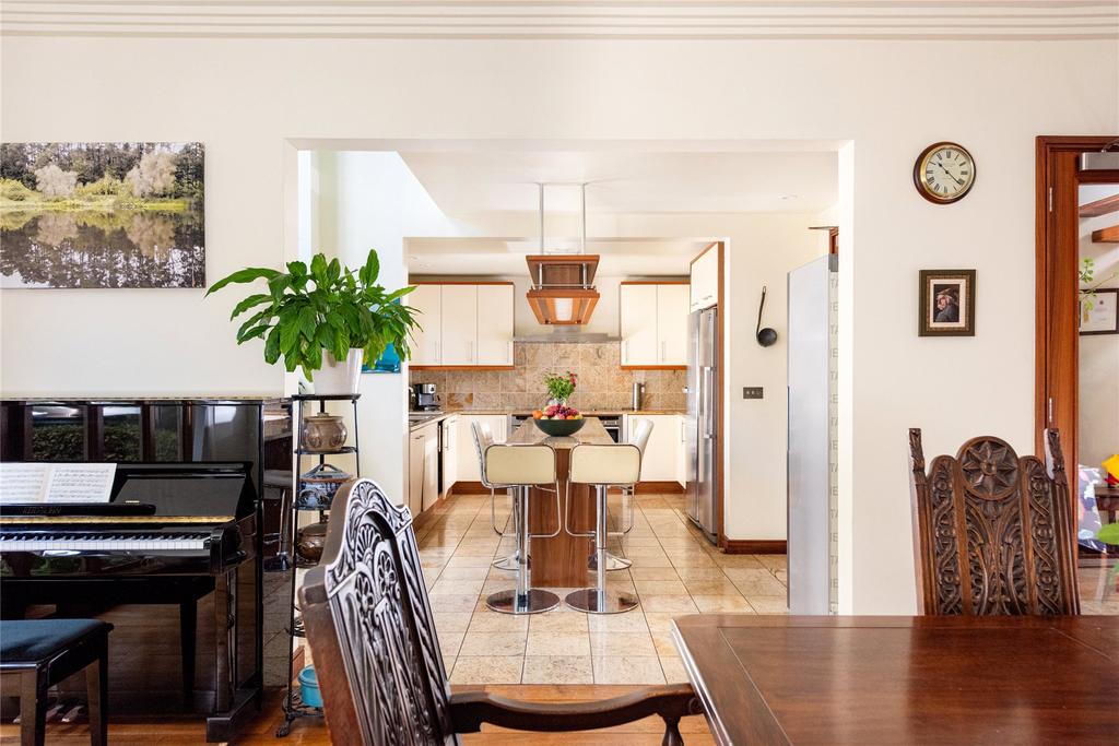 Dining/Family