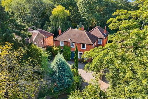 Brentwood Road, Herongate, CM13