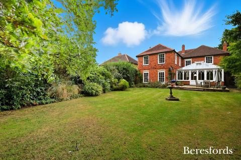 5 bedroom detached house for sale, Brentwood Road, Herongate, CM13