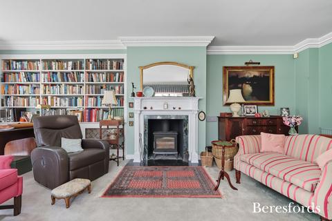 5 bedroom detached house for sale, Brentwood Road, Herongate, CM13