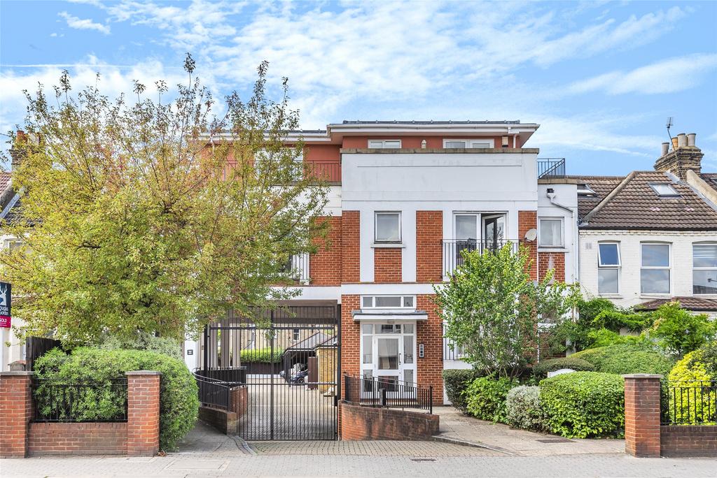 Hamilton Mews, London SW18 2 bed apartment to rent - £2,250 pcm (£519 pw)