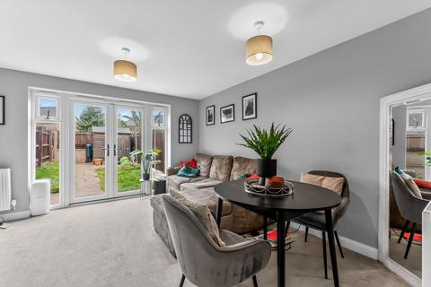 Peregrine Way, Wixams