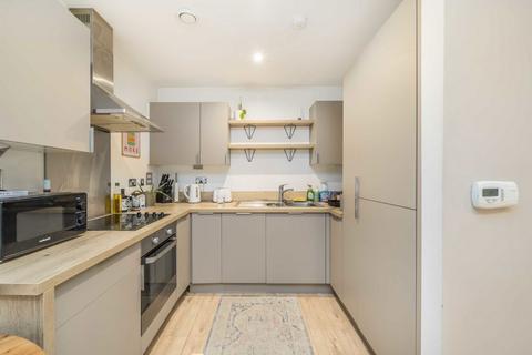 2 bedroom flat for sale, Bournemouth Road, London SE15